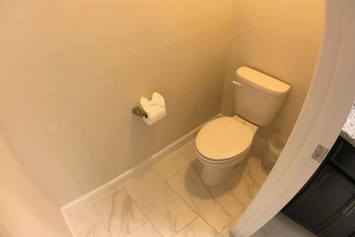 Room 8 of 24
