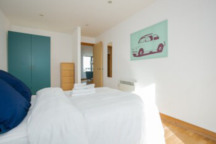 Room 25 of 33