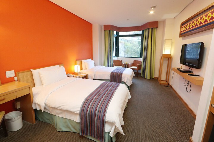 Room 10 of 37