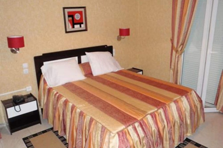 Room 4 of 31