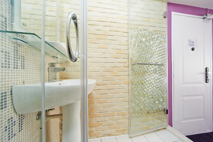 In-room business center