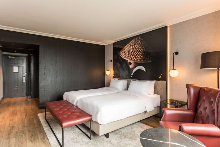 Room 12 of 86