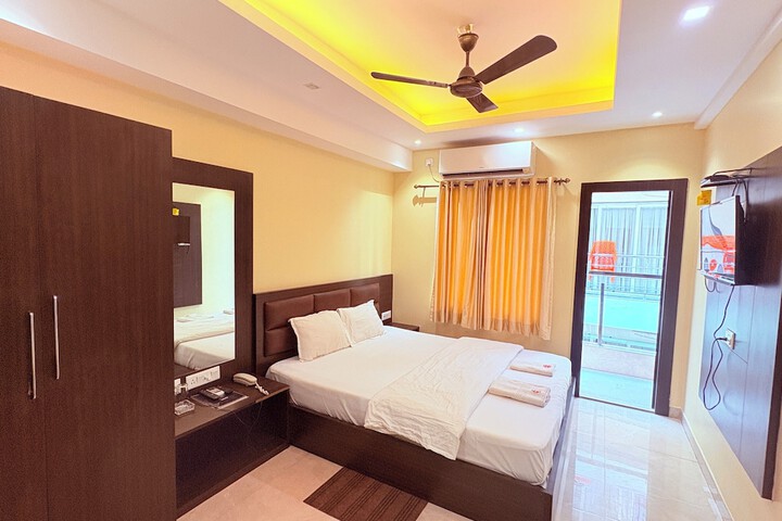 Room 33 of 62