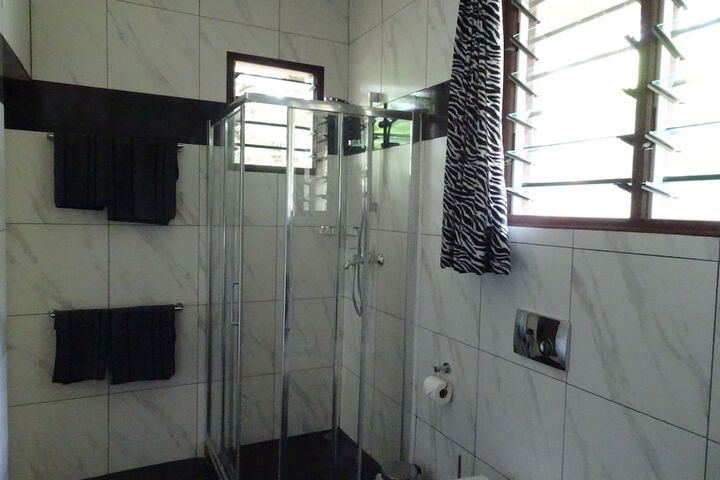 Room 32 of 121