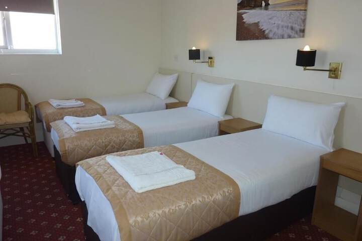 Room 4 of 11
