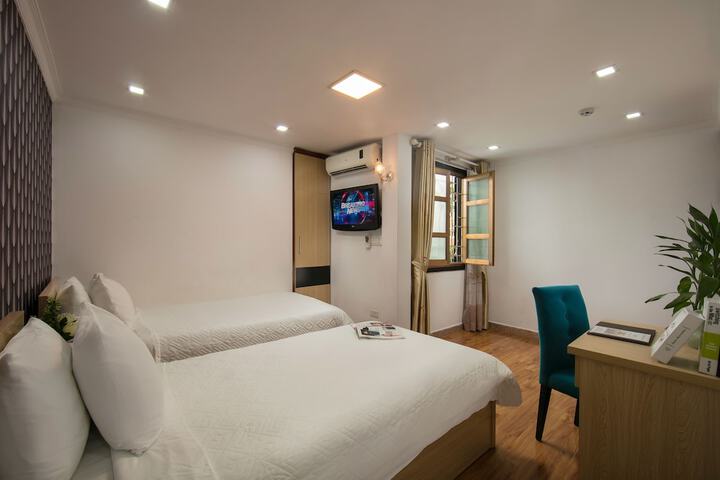 Room 9 of 20