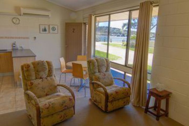 Room 6 of 6