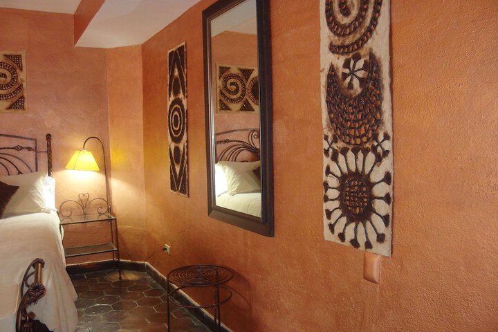 Room 14 of 37