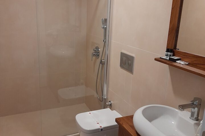 Room 48 of 73