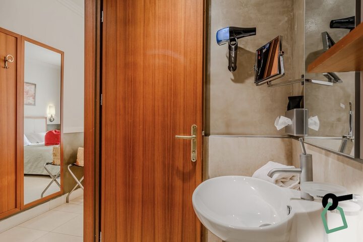 Room 42 of 69