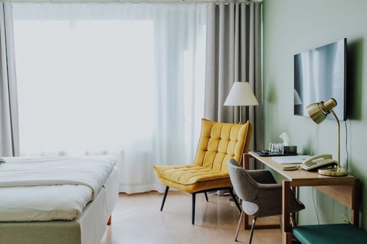 Room 18 of 65