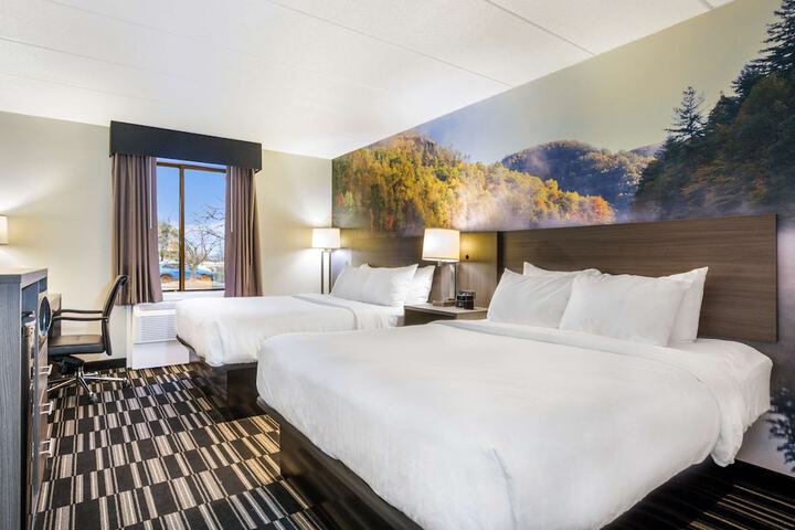 Quadruple Queen Bed (12 of 12)