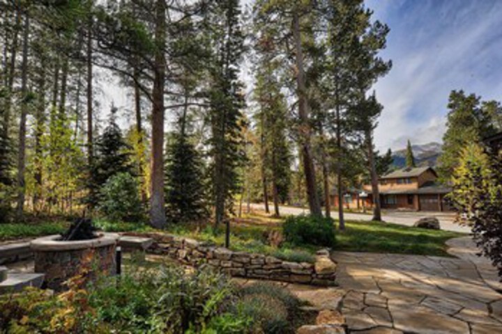 Courtyard View
