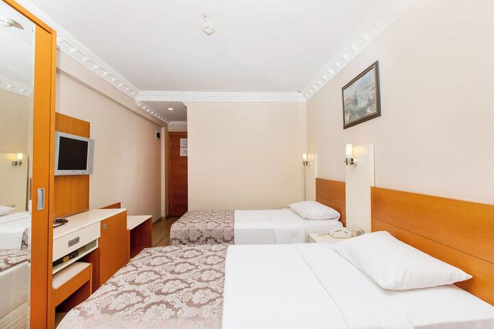 Room 37 of 97