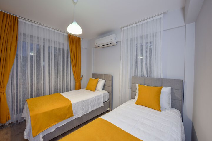 Room 11 of 20