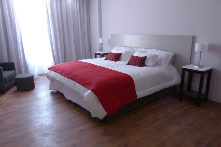 Room 12 of 104