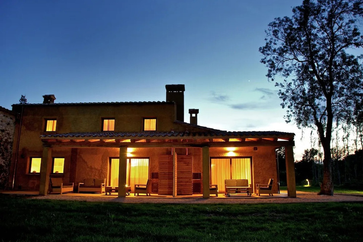 Comfortable Holiday Home in Catalonia With Swimming Pool