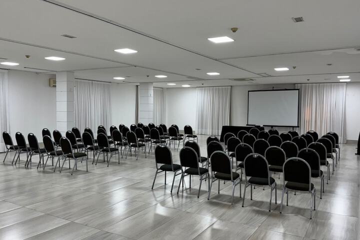 Business Center 42 of 47