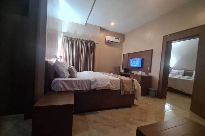 Room 10 of 51