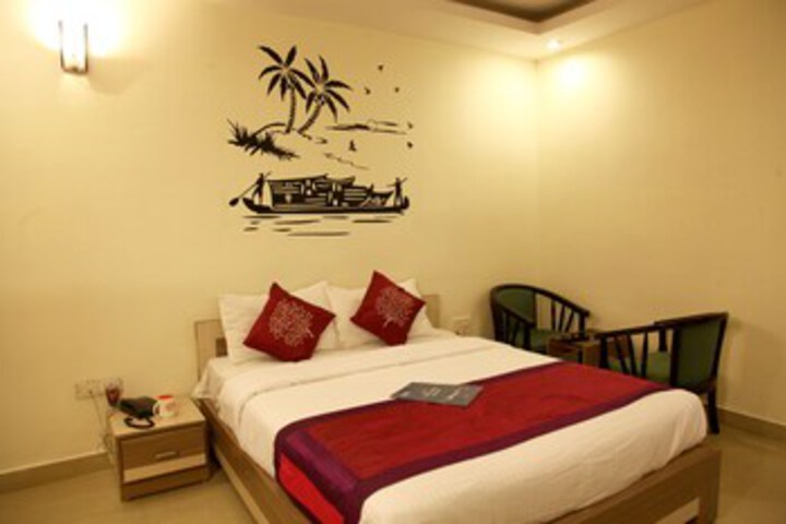 Room 32 of 35