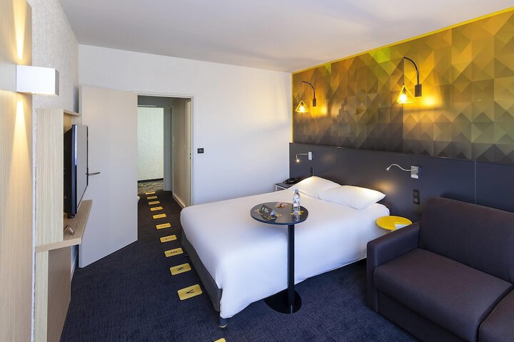 Room 14 of 52