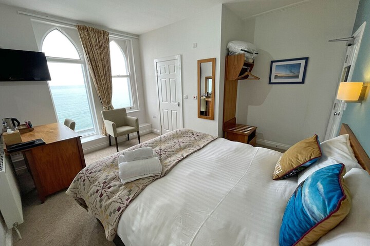 Room 52 of 113