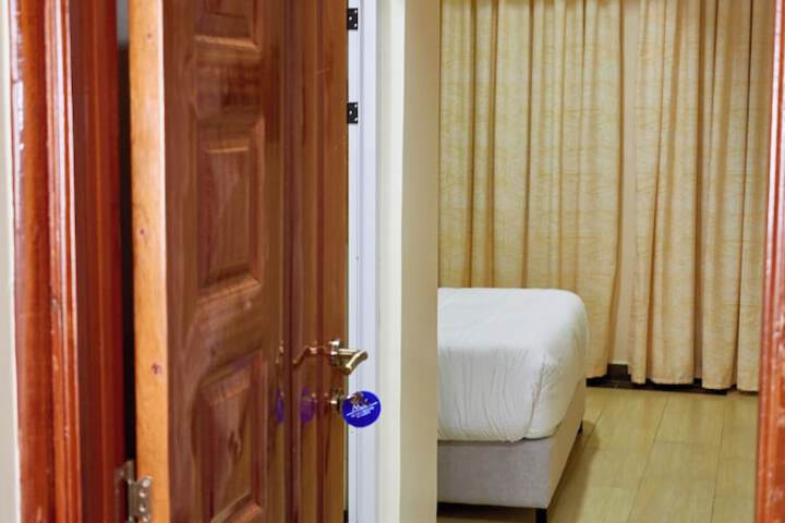 Room 4 of 7