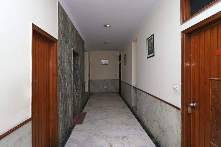 OYO 12419 HOTEL SILVER SHINE
