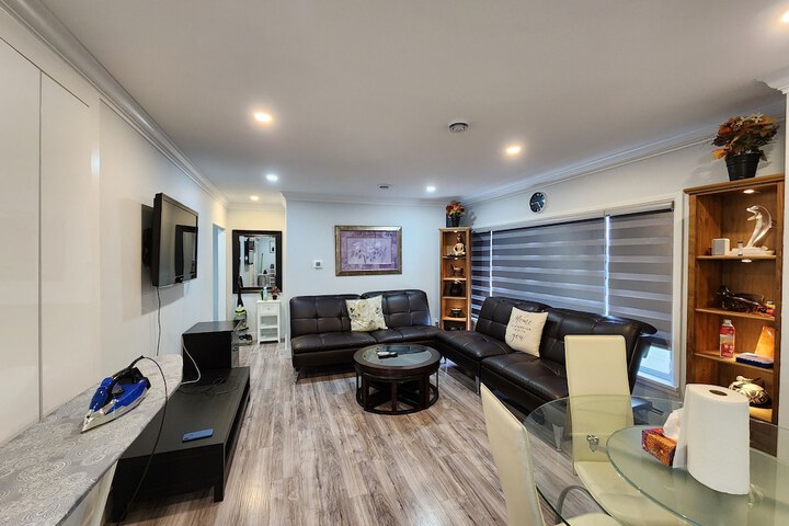 Room 21 of 30