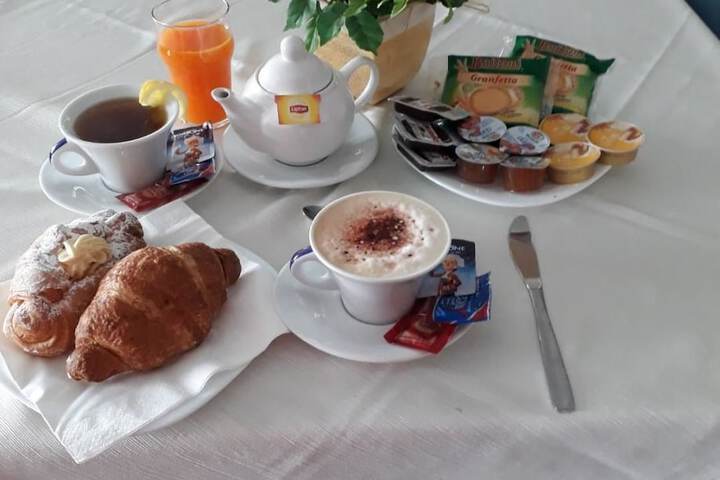 Breakfast/Coffee Service 38 of 41