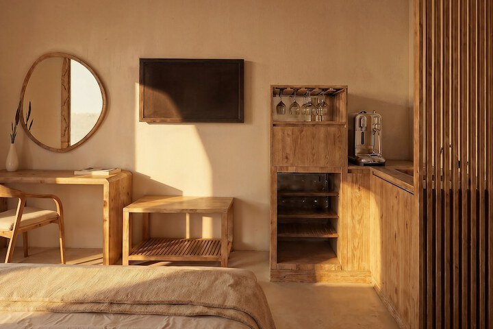 Room 5 of 62