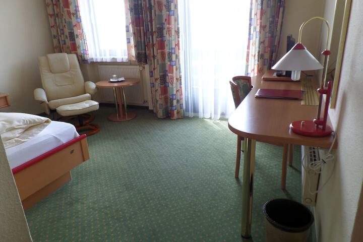 Room 12 of 64