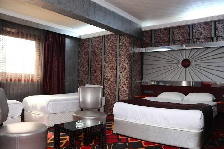 Room 14 of 18