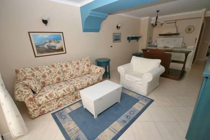 Room 45 of 104