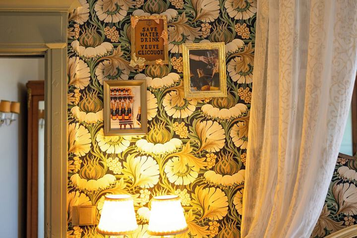 Room 18 of 139
