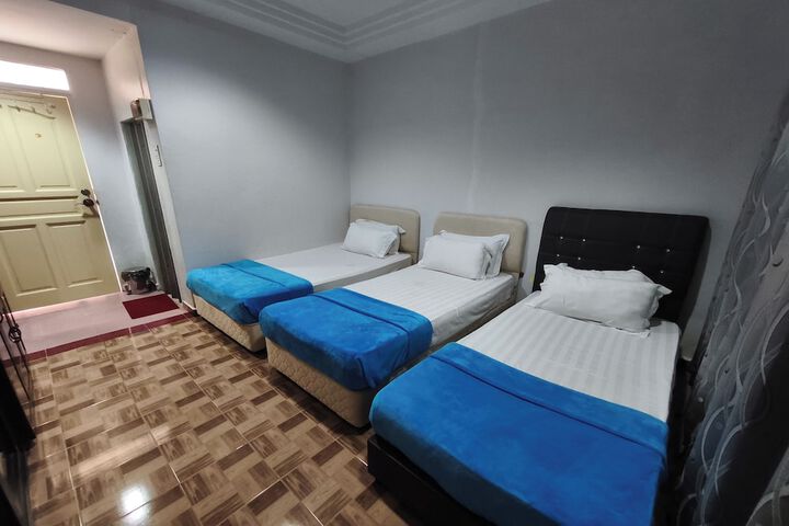 Room 10 of 37