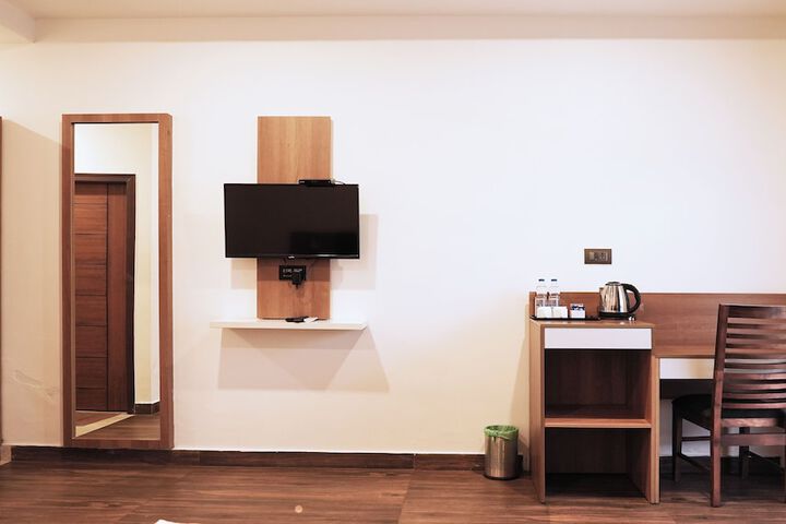 Room 8 of 24