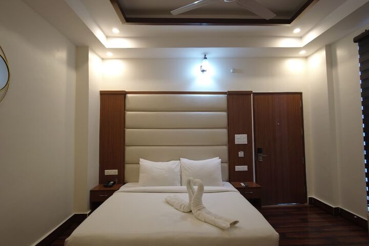 Room 25 of 76