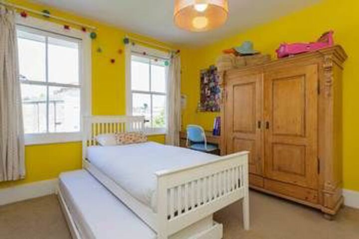 Room 13 of 28