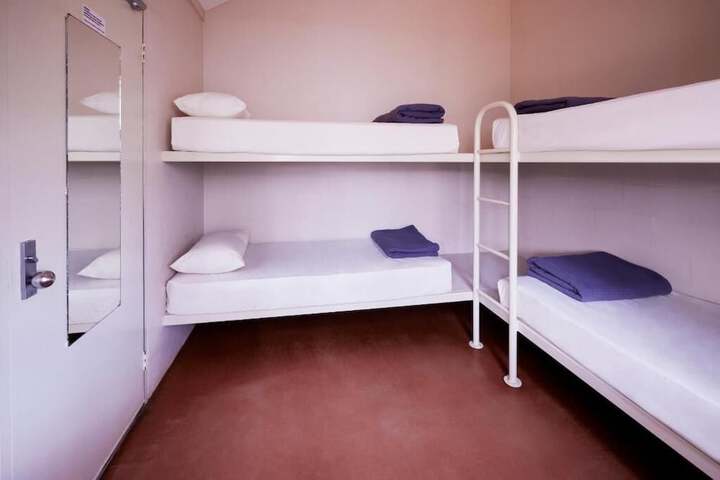 Room 5 of 18