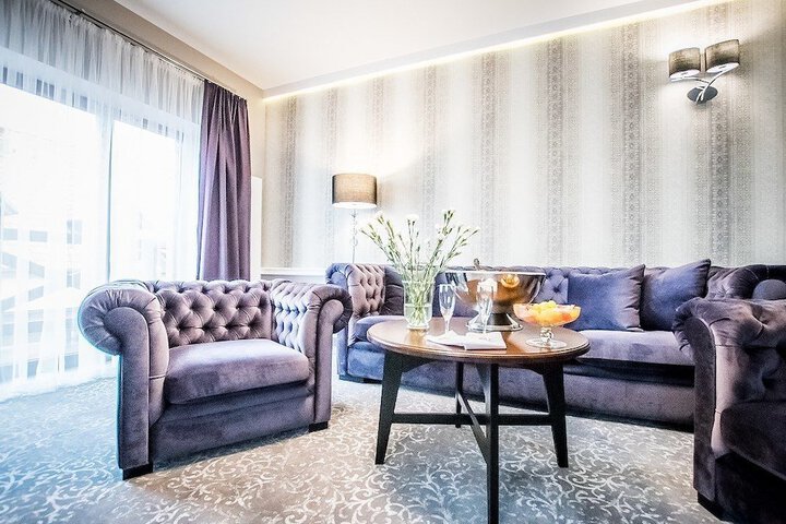 Room 32 of 75