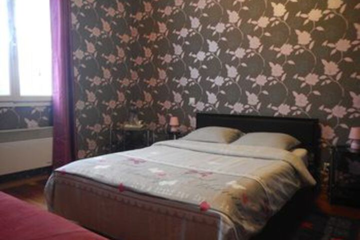 Room 9 of 13