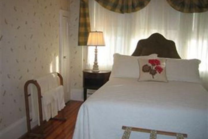 Room 7 of 48
