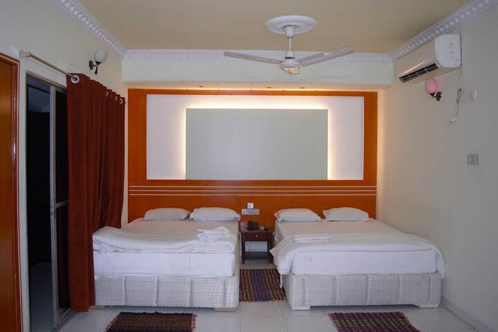 Room 6 of 24