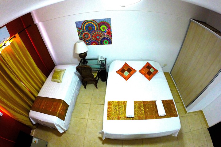 Room 13 of 35