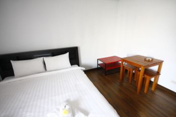 Room 8 of 20