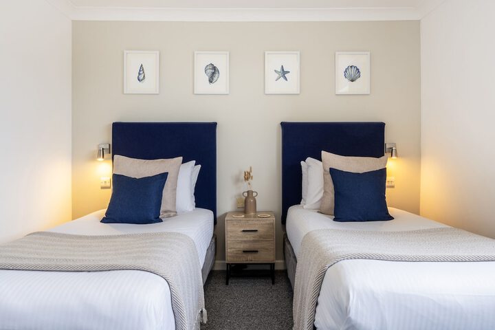 Room 4 of 60