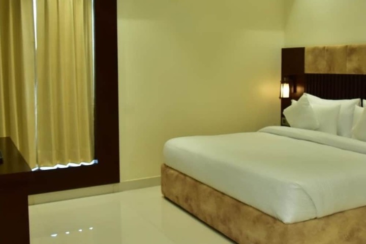 Room 12 of 14