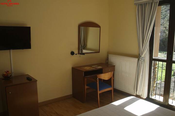 Room 5 of 37