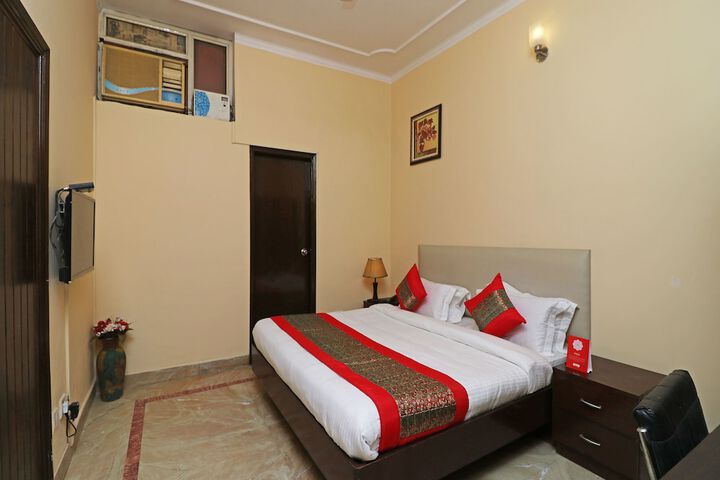 Room 15 of 18